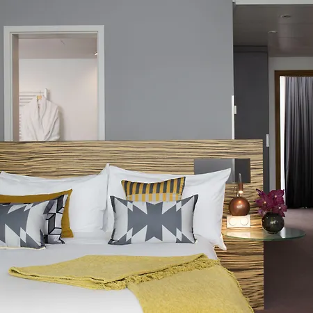 ホテル Art'otel Mitte, Powered By Radisson 4*