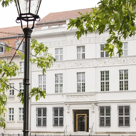 ホテル Art'otel Mitte, Powered By Radisson 4*