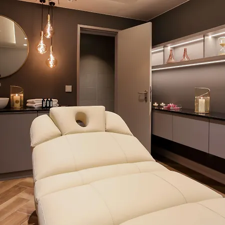 Отель Art'otel Mitte, Powered By Radisson Берлин