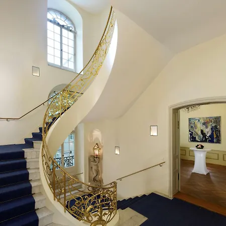 Отель Art'otel Mitte, Powered By Radisson