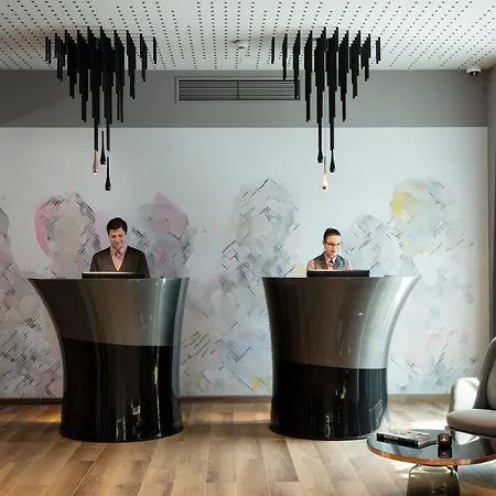 Отель Art'otel Mitte, Powered By Radisson