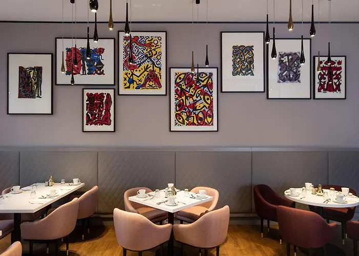 فندق Art'otel Mitte, Powered By Radisson 4*